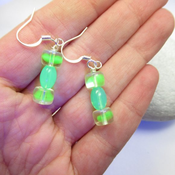 Uranium glass bead earrings - Picture 9 of 14